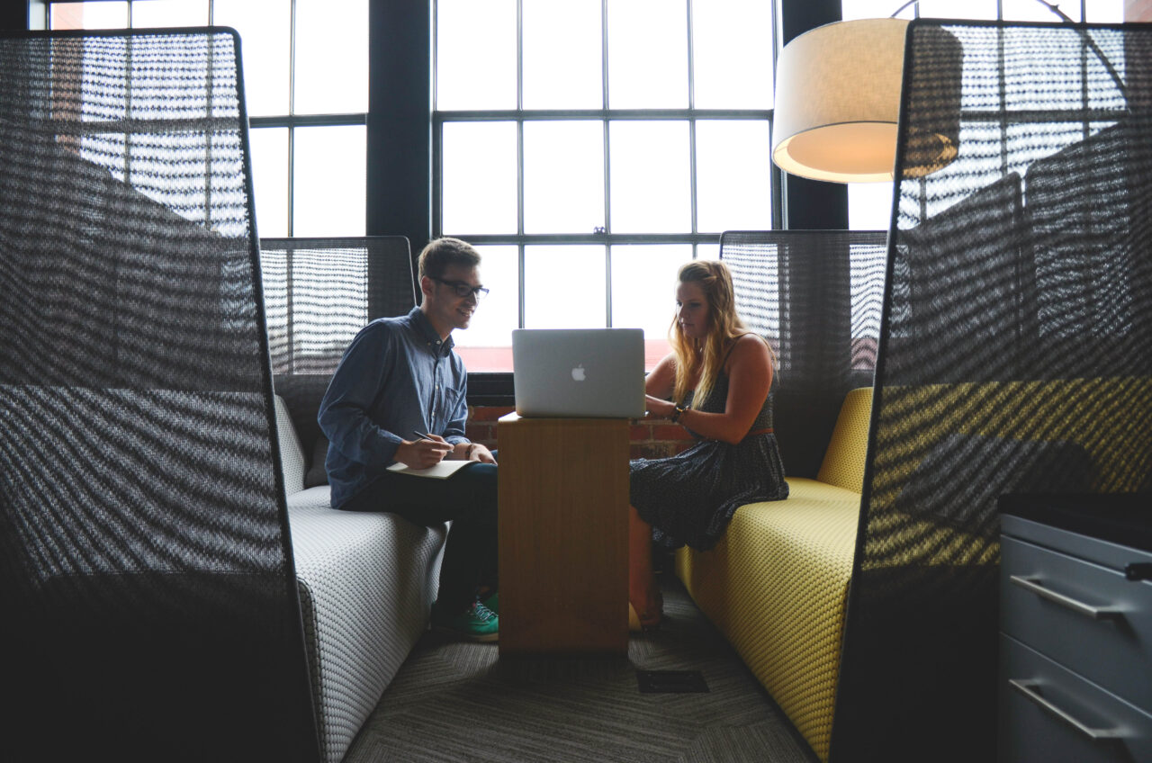 HOW CLOUD COMPUTING BENEFITS BUSINESS