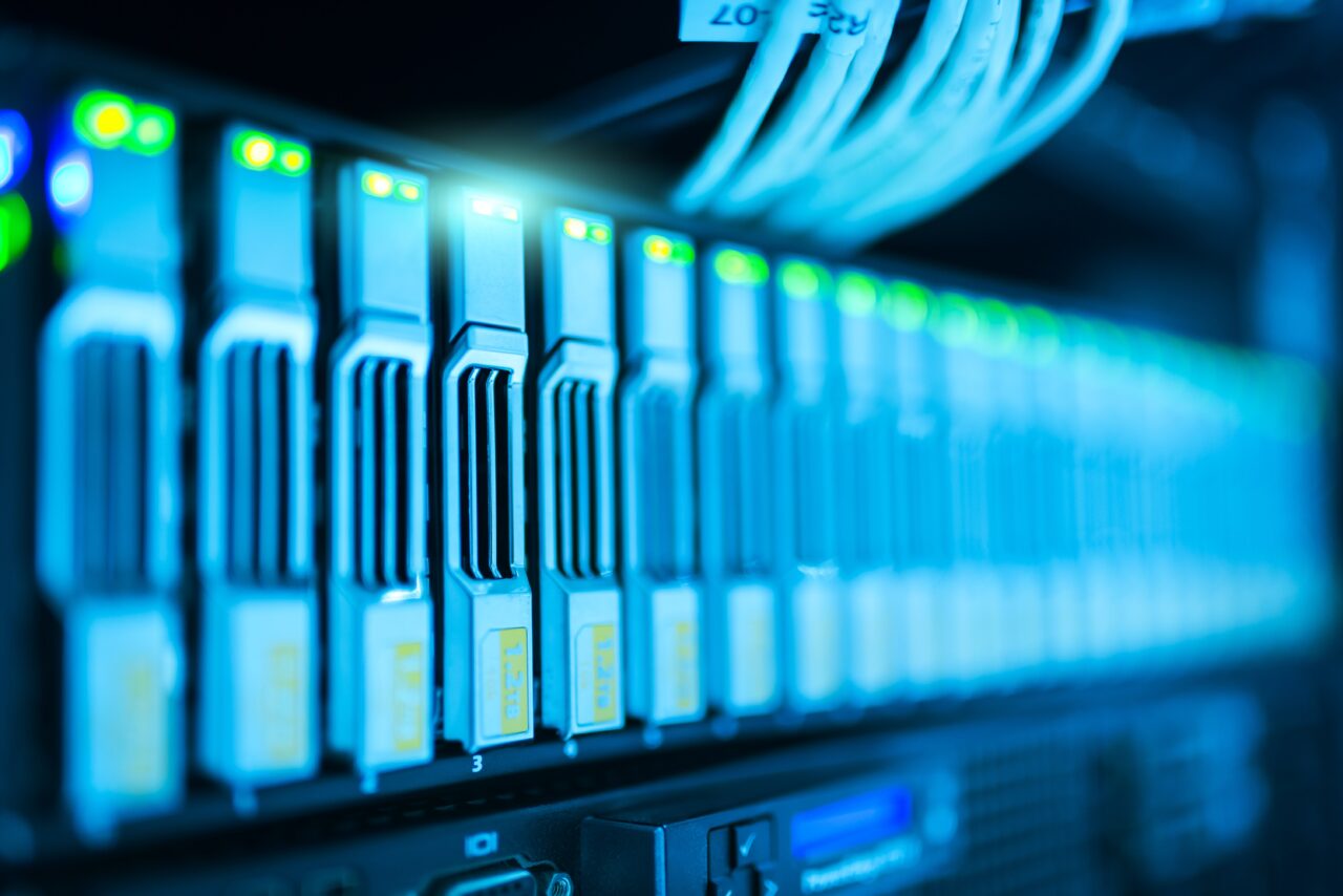 Hardware Server or Cloud Server – which is the best for your business?